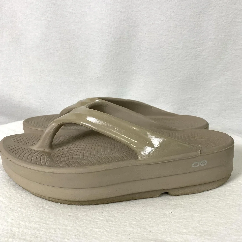 OOFOS Original Recovery Sandals Womens 11 / Mens 9 Flip Flop Thong Neutral Beach